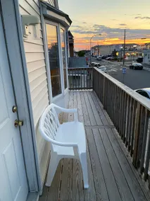 Beach Block Apt. With Parking - Image 2