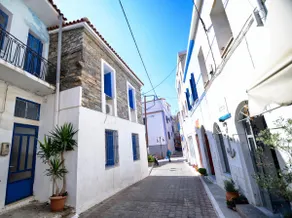 Two-storey traditional residence in the center - Image 3