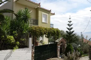 Beach Front House With View - Image 2