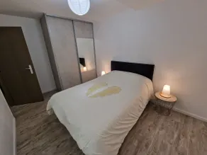 Downtown apartment with air conditioning and parking - Image 3