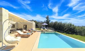 Orientem Villa Heated Pool - Image 5