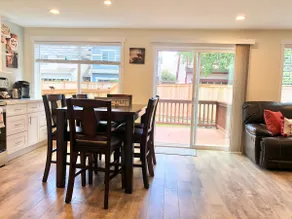 Entire Semi-Detached Kirkland Townhome - Image 5
