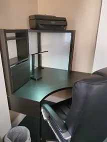 King Suite with EV Charger - Image 4