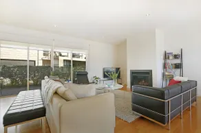 Sorrento Del Mar by Ready Set Stay - Heart of Sorrento & Large yard - Image 3