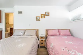 Cozy Studio - Image 2