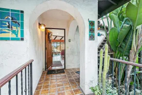 4BDR Hill House, VIEWS, Fireplace, Deck - Image 4