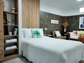 suite with garage, independent - Image 2
