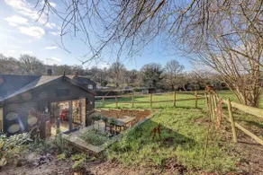 The Stables , Surrey Hills , sleeps up to 4 - Image 5