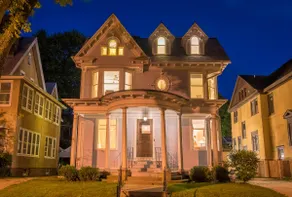 Upper East Side Victorian with 9 bedrooms! - Image 2