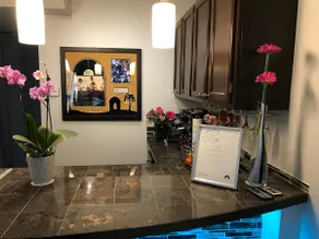 Avail tobook 10-12 Hip condo ON W 6th walk to ACL! - Image 4