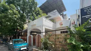 Classic Grey 3bhk fully furnished home - Image 2
