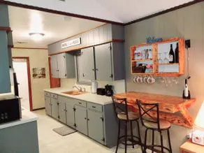 Rustic & Cozy Country Cabin near Baseball Complex - Image 3