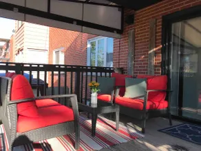 Cozy Family Home Near Montreal - Image 5