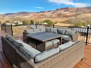 Breathtaking Zion Views! Modern Upstairs Suite - Image 3