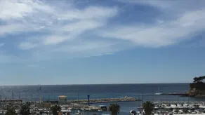 Air-conditioned beachfront apartment with sea view - Image 5