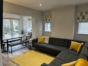 Homely house, foot of Snowdonia with private parking - Image 3