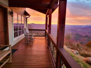 Spend Christmas with Spectacular Mtn Views+Sunsets - Image 5