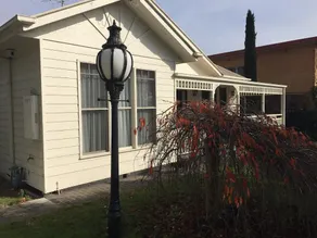 High Street Home Stay with an Om vibe! - Image 2