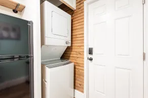 Serene & Quiet Cottage | Office | 5 Min to RH - Image 5