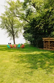 Beachfront Family Escape on Lake Erie - Image 2