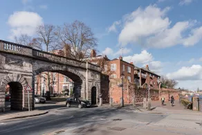 Apartment on Chester City Walls - Image 4
