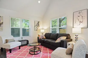 Stylish Sanctuary | Tiny Luxury in a Hip Area - Image 4