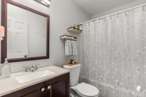 *Midnight Sun Suite*5 mins to Airport *Fast Wifi* - Image 4