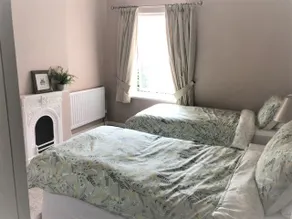 Davies Cottage, cosy, comfortable base - Image 4