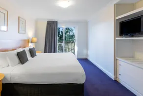3 Bed Premier Villa with Breakfast for 6 - Image 3