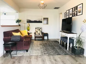 Light and Bright Downtown Arcata Home - Image 2