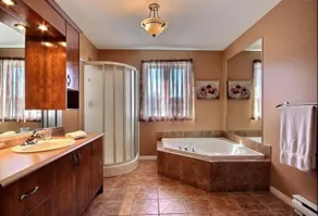 Charming two-story house with heated pool - Image 4