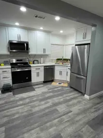 Centrally Located 3 bedroom Home. Unforgettable - Image 5