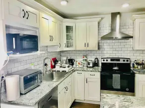 Cozy Elegant Corporate Getaway! 2 Bed/2 Bath Condo - Image 5