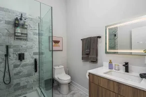 Unmatched Urban Retreat Close to 18th Strip & Loop - Image 4