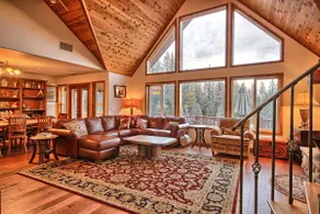 Shanks' lodge is the ultimate home in the woods for large groups. - Image 2