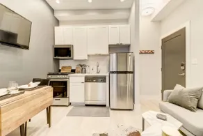 Sojourn Elegant Dupont Circle Gem - Image 3
