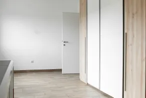 Fantastic 200 m² house with stainless steel pool & garden - Image 3