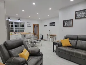 Cottage By The Park Across From Fairview Park - Image 4