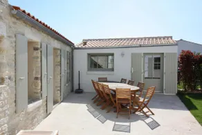 ”La Grange” House – Spacious and Bright - Image 4