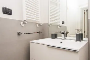 Deluxe two-bedroom suite - Image 2