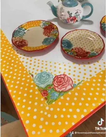 The Cottages on Carbon Avenue: Colorful and Fun - Image 2