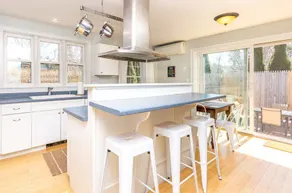Marchez jusqu'à Edgartown - Beachy Cape-Style Home avec de nombreuses améliorations à travers! - Image 4