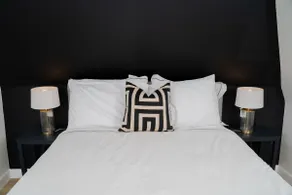 Spacious and stylish entire one bedroom apartment. - Image 2