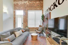 Historic Tobacco Warehouse Loft - Image 5