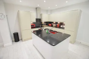 Detached home in Lincoln's Cathedral Quarter - Image 3