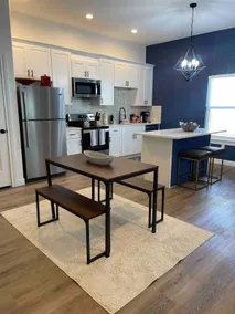 New Home in Lockhart with a Groovy Lounge - Image 2