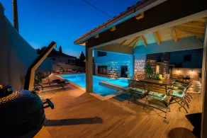 Villa Vikor mit großem privatem Pool und Whirlpool ..... - Image 2