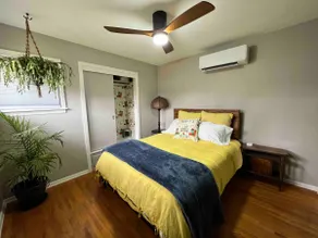 Rusty Rose Bungalow Pets/King Bed - Image 3