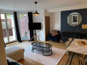 Stunning apartment by The Leas, West End - Image 5