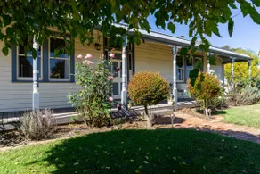 Pound Hill Cottage Miners Rest Ballarat - Image 3